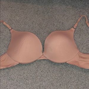 Elle Macpherson tan bra 32A